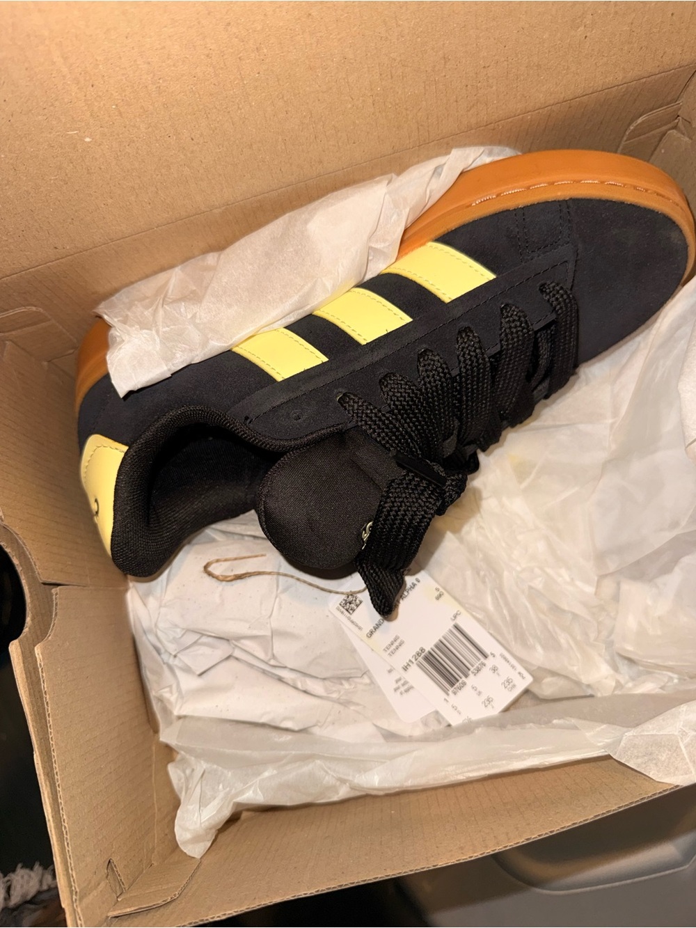 Adidas Womens Black & Yellow Suede Skate Shoe